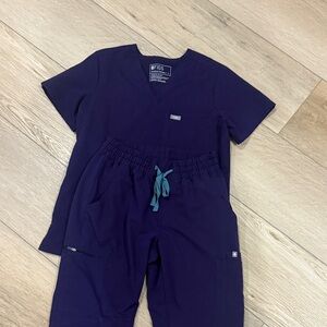 Figs purple Scrub Set with Teal Accents size small top and bottom